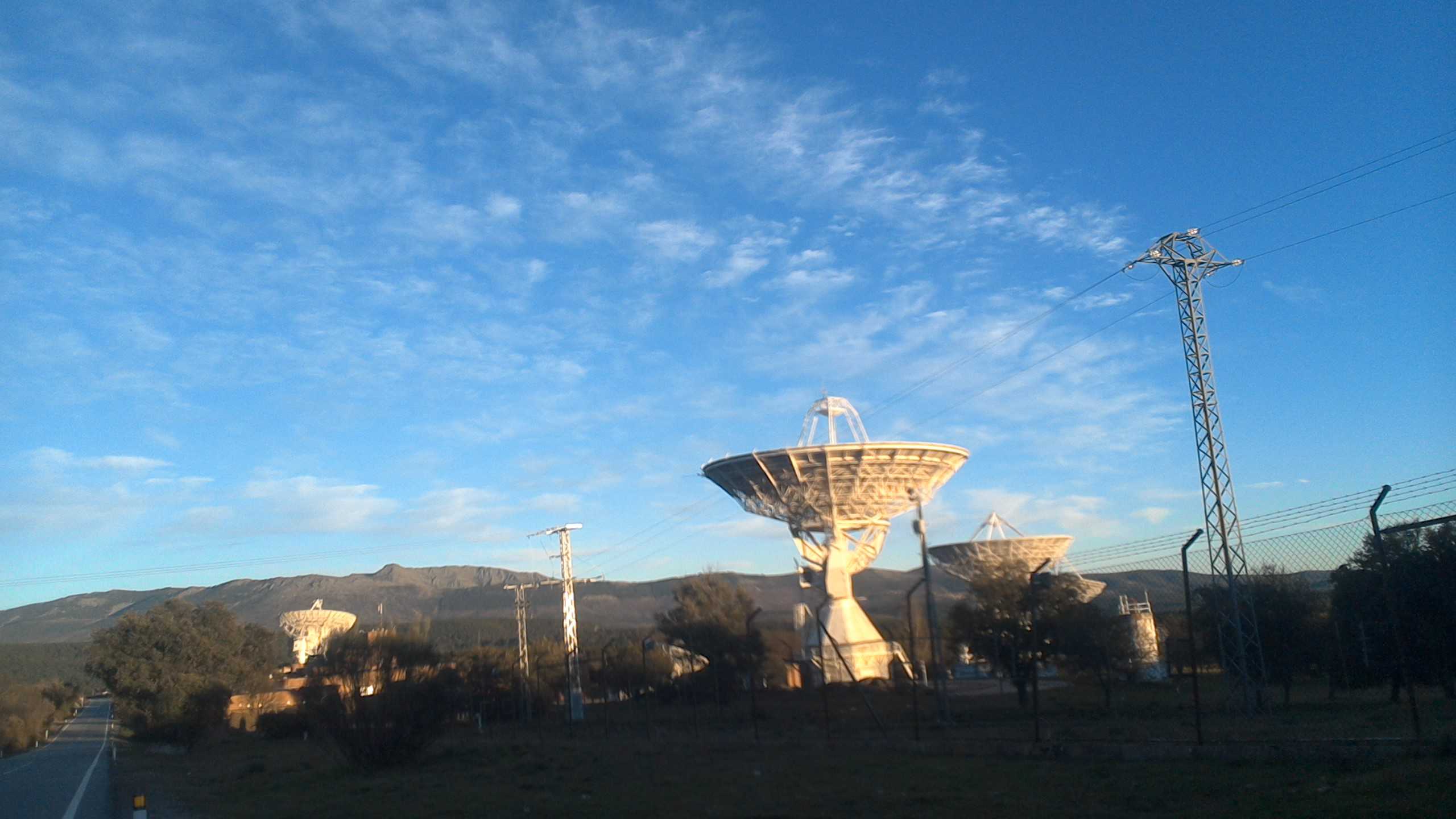 La estación de comunicaciones por satélite en Buitrago, declarada bien de interés cultural de la Comunidad de Madrid, en la categoría de sitio científico